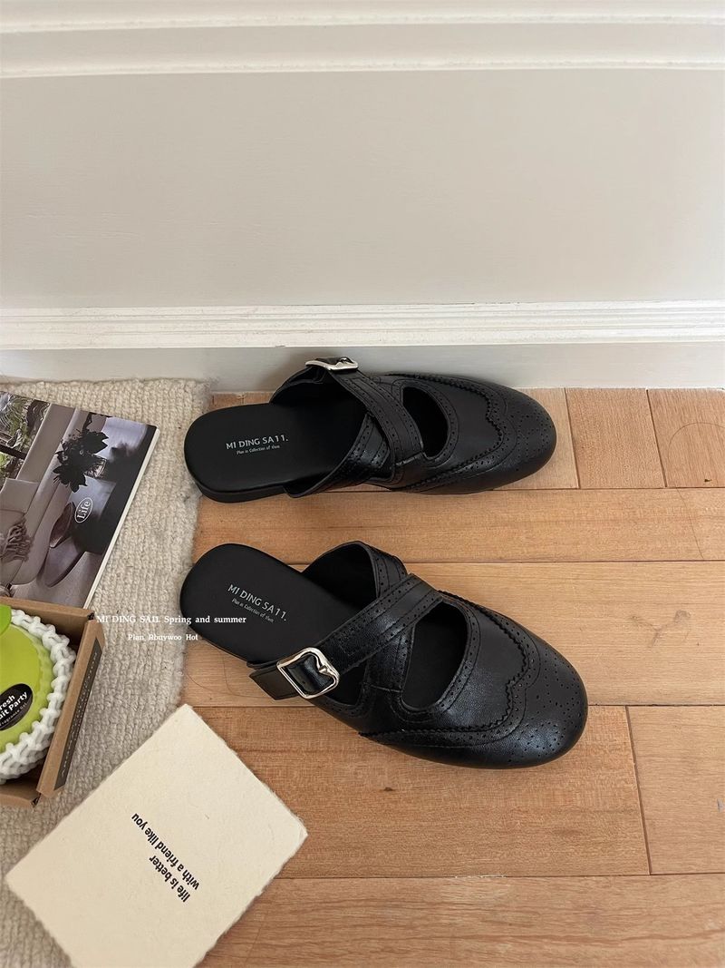 Artistic Carved Temperament Closed-Toe Half Slippers Comfortable Versatile Cross Strap Flat Mules Women's Shoes_voghion.com