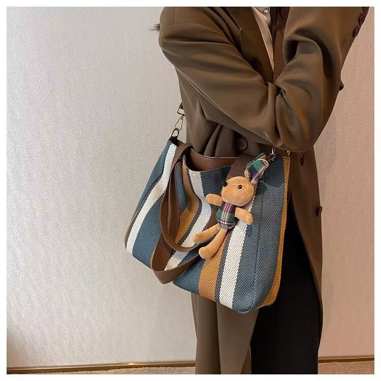 Neue trendige Umhängetasche, modische urbane Handtasche mit großer Kapazität und Canvas-Textur, einfache Pendler-Tragetasche_voghion.com