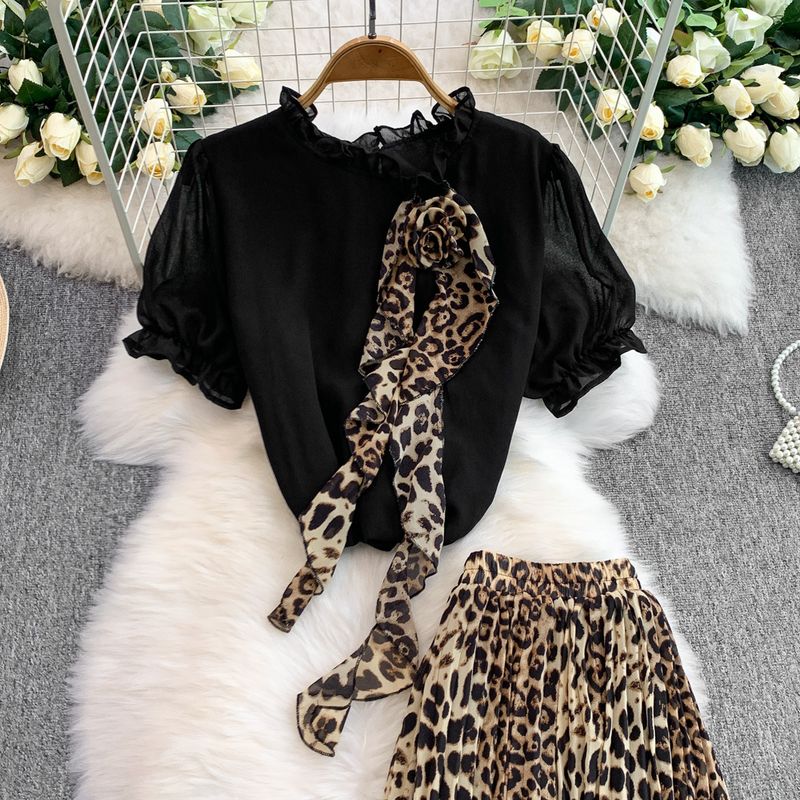 Completo due pezzi da donna con stampa leopardata, aderente, a vita alta, con scollo rotondo, manica a sbuffo, motivo floreale tridimensionale e temperamento retrò_voghion.com