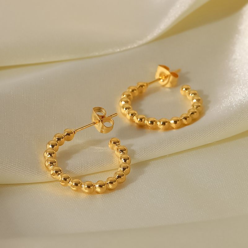 Orecchini alla moda versatili da donna INS di nicchia, piccole perle rotonde dorate in acciaio inossidabile, accessori per orecchini a forma di C_voghion.com