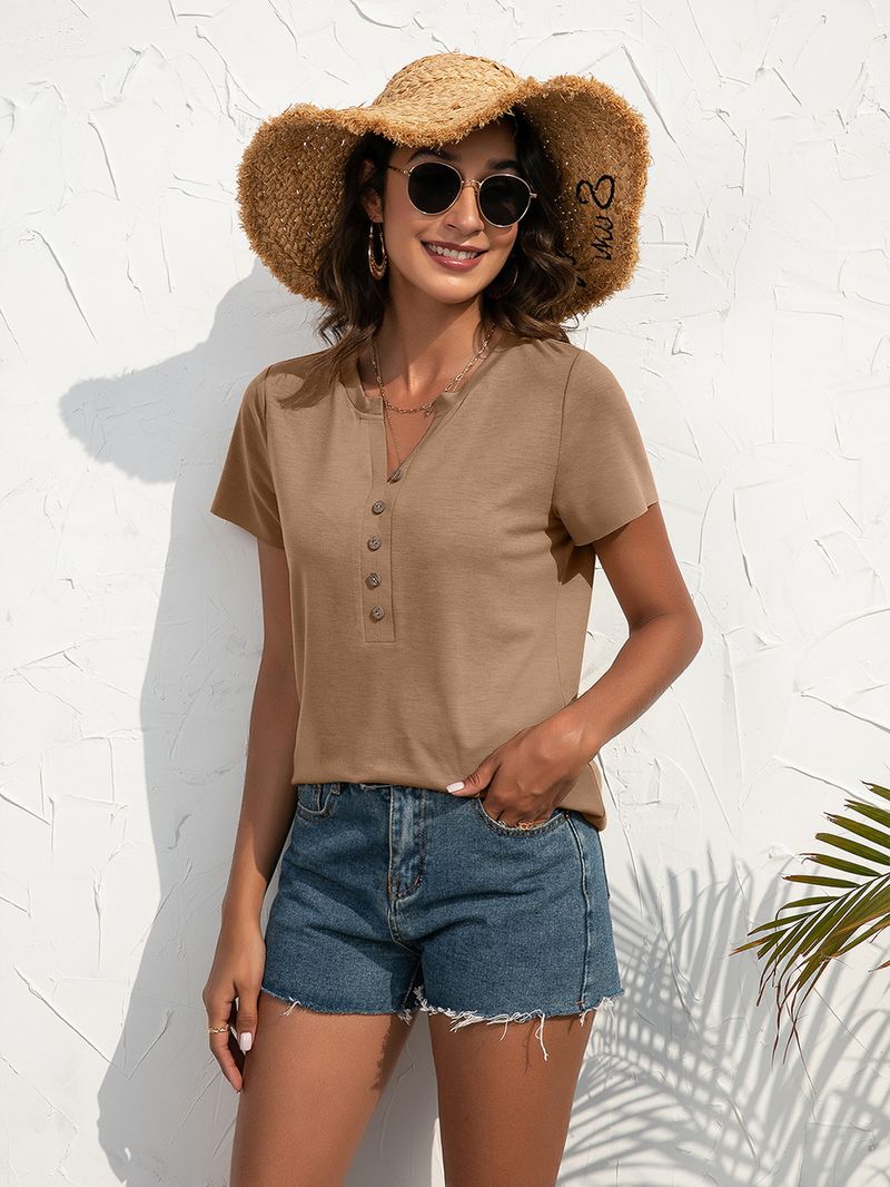T-shirt ampia e casual con scollo a V, pullover a maniche corte, top in maglia con bottoni decorativi in tinta unita da donna_voghion.com
