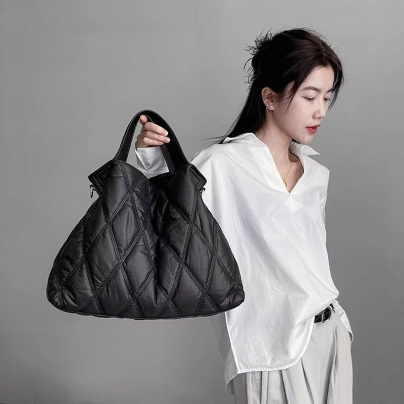 Borsa a mano imbottita in piuma, semplice, tinta unita, in cotone, da donna, modello Dia Space 2025_voghion.com