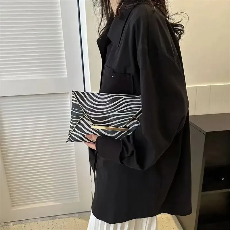 Borse a tracolla da donna alla moda, con stampa leopardata, zebra e mucca, in morbida pelle PU, di grande capacità, da sera._voghion.com