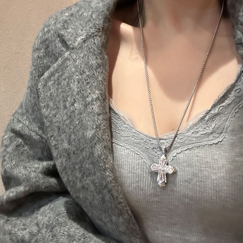 Collana con ciondolo a croce in zircone, design semplice e alla moda, catena per clavicola, gioielli di lusso di alta gamma per le donne_voghion.com