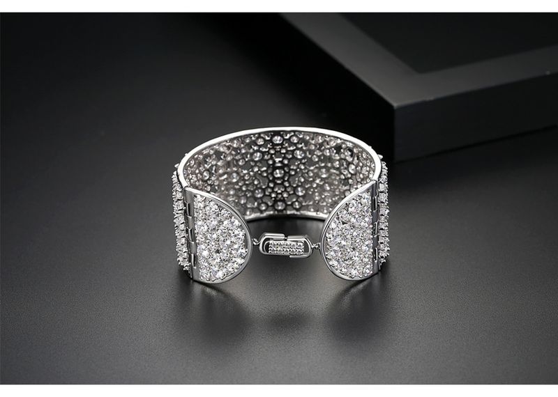 Elegante bracciale rigido in ottone con zirconi per donna, bracciale rigido da sposa in stile boho per donne alla moda_voghion.com