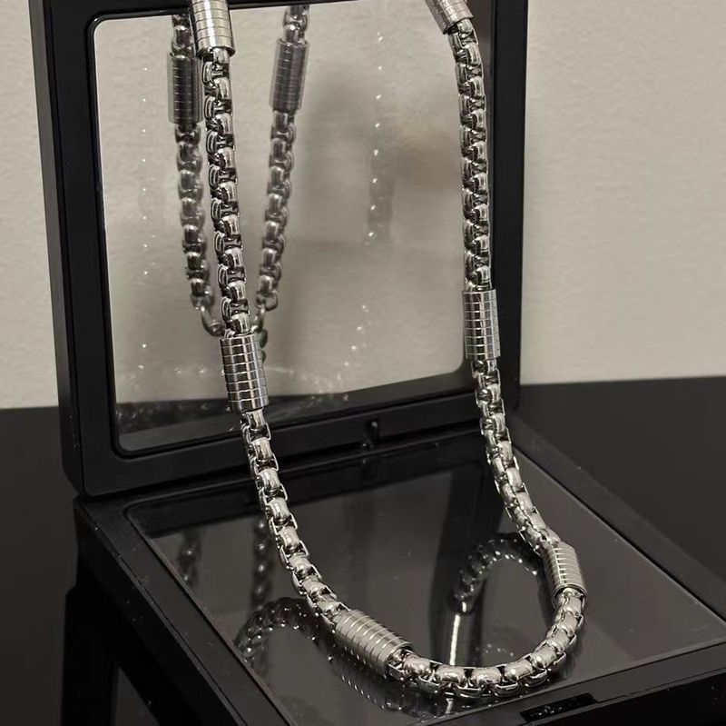 Collana in acciaio al titanio per uomo, trendy, semplice, versatile, con personalità hip-hop, con catena a clavicola intrecciata._voghion.com