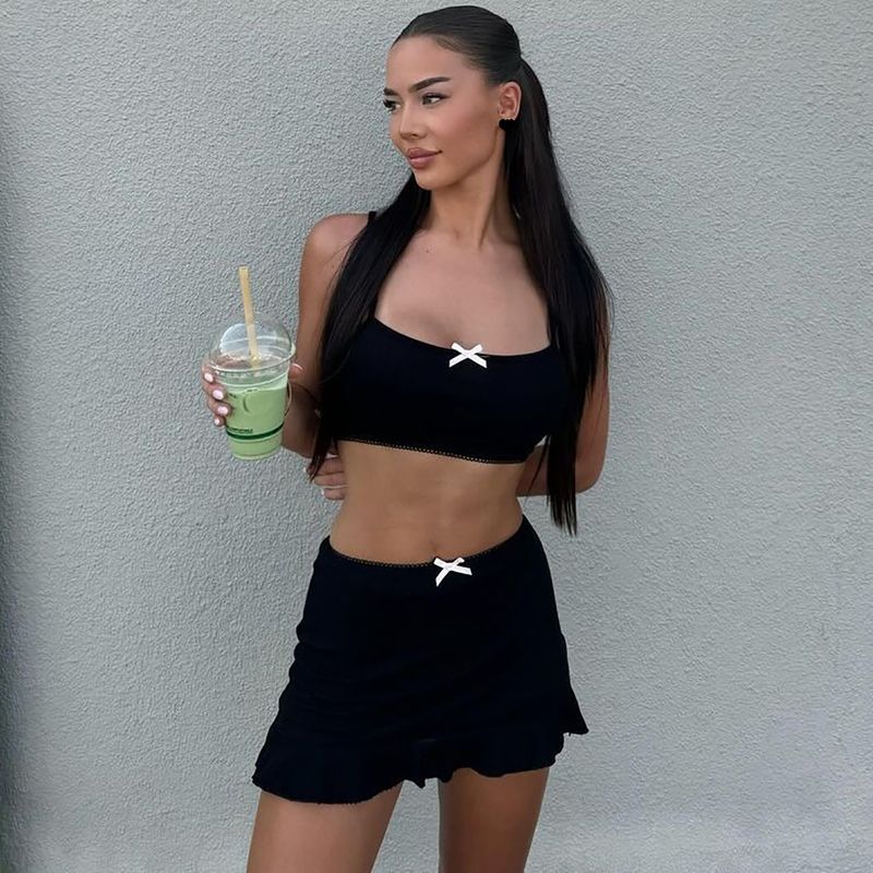 Avrupa Amerikan kadın giyim 2024 yaz yeni ürün şık ve seksi kısa üst, dar kesim kısa etek takımı_voghion.com