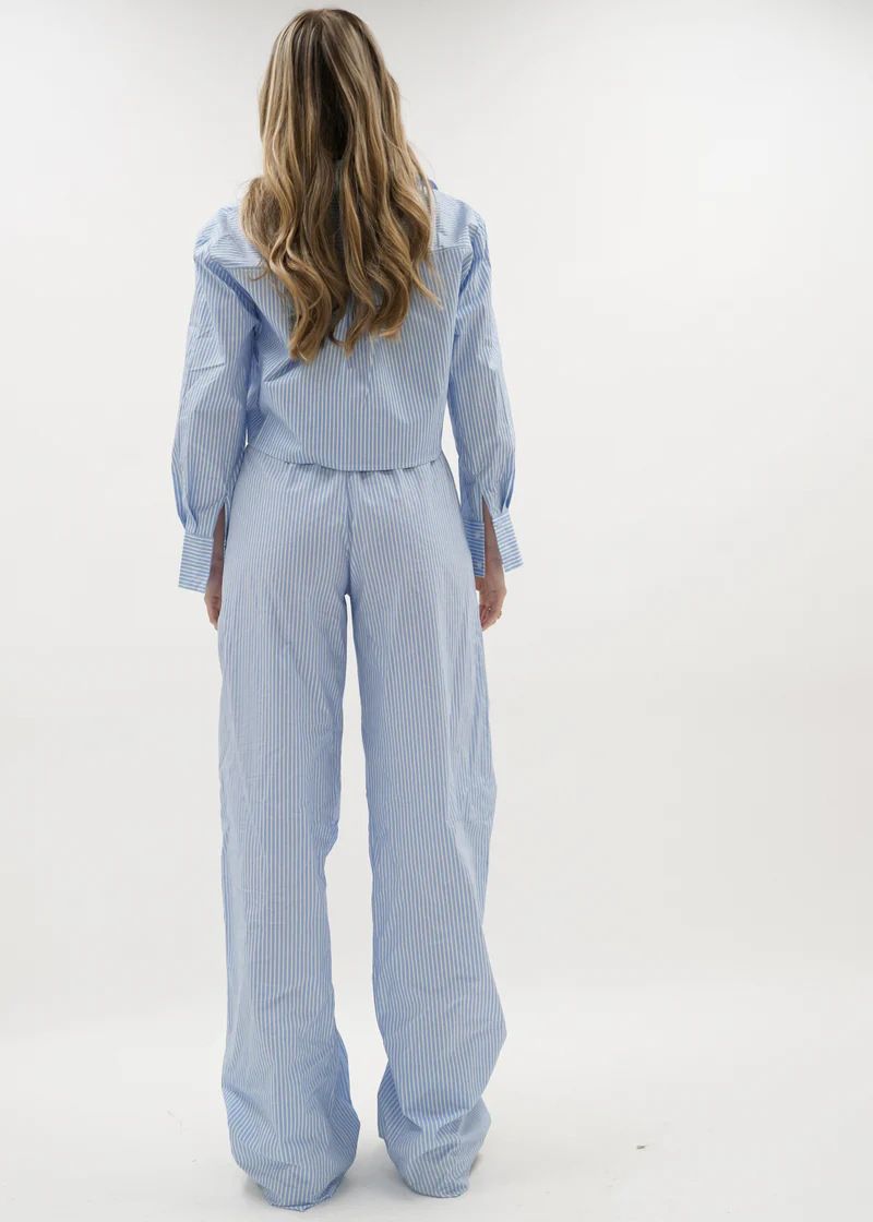 Ensemble 2 pièces pour femme, chemise décontractée à col rayé, bretelles simples et pantalon large, nouvelle collection 2025_voghion.com