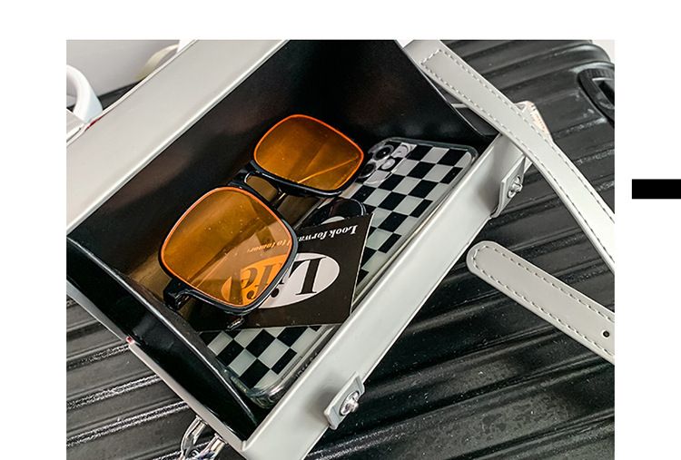 Einzelne Umhängetasche Männer und Frauen Mode Marke Box Tasche Silber Umhängetasche Persönlichkeit Rucksack Kleine Quadratische Tasche Jungen Satchel Tide_voghion.com