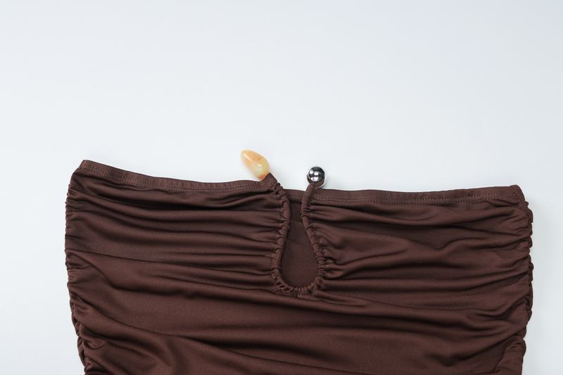 Heiße Selg-Kleidung in Europa und Amerika Herbst und Winter 2024, neues sexy trägerloses Plissee-Hüftkleid mit U-Ausschnitt, Großhandel_voghion.com