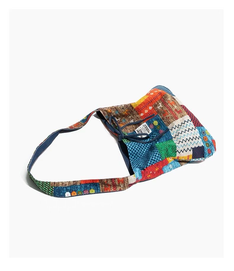Borsa a tracolla etnica in denim bohémien, in tela bifacciale, patchwork vintage originale nepalese per donna_voghion.com