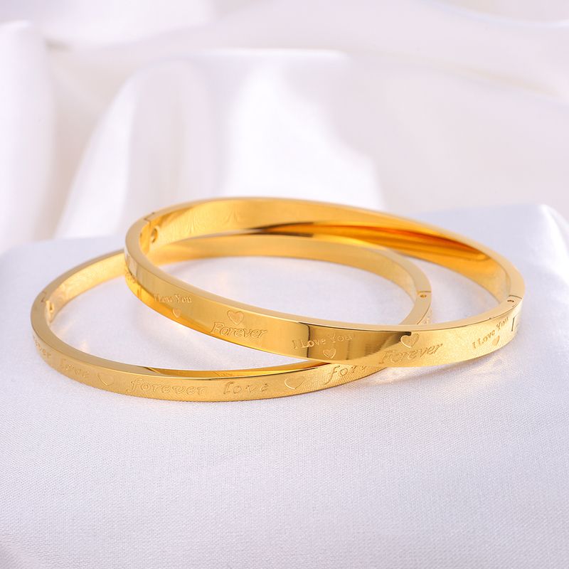 Bracelet en acier titane couleur unie en forme de cœur avec lettres décontractées en vrac_voghion.com