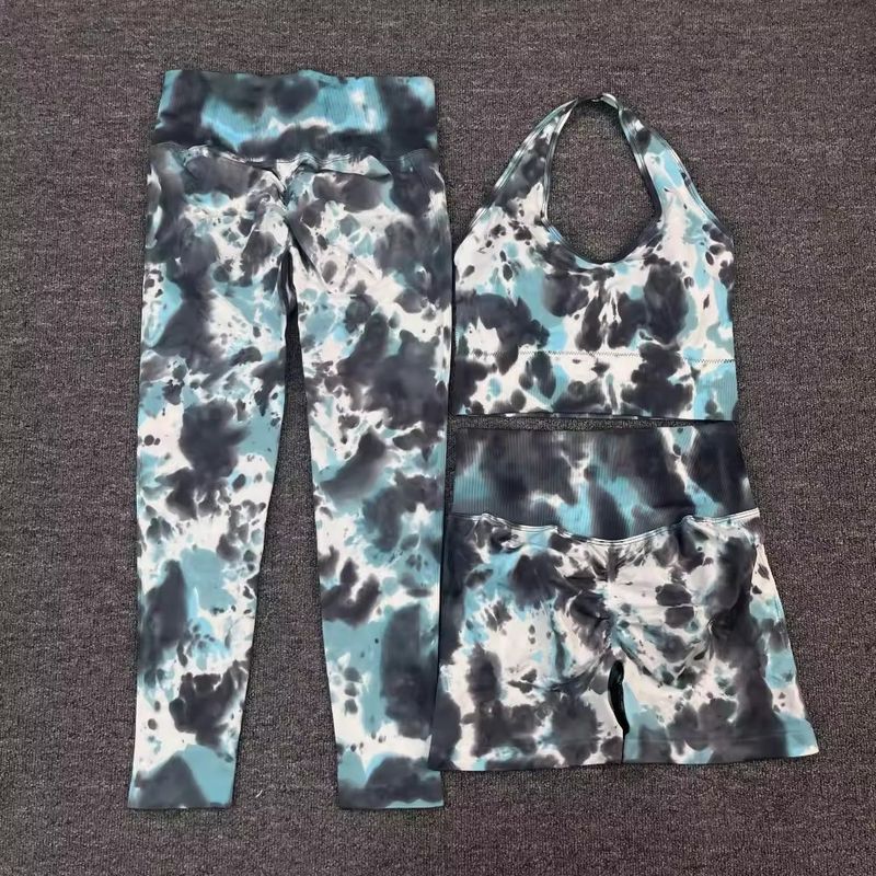 Seamless Digital Printing Yoga Halter Bra High Waist Hip Lift Shorts Sports Set Women_voghion.com