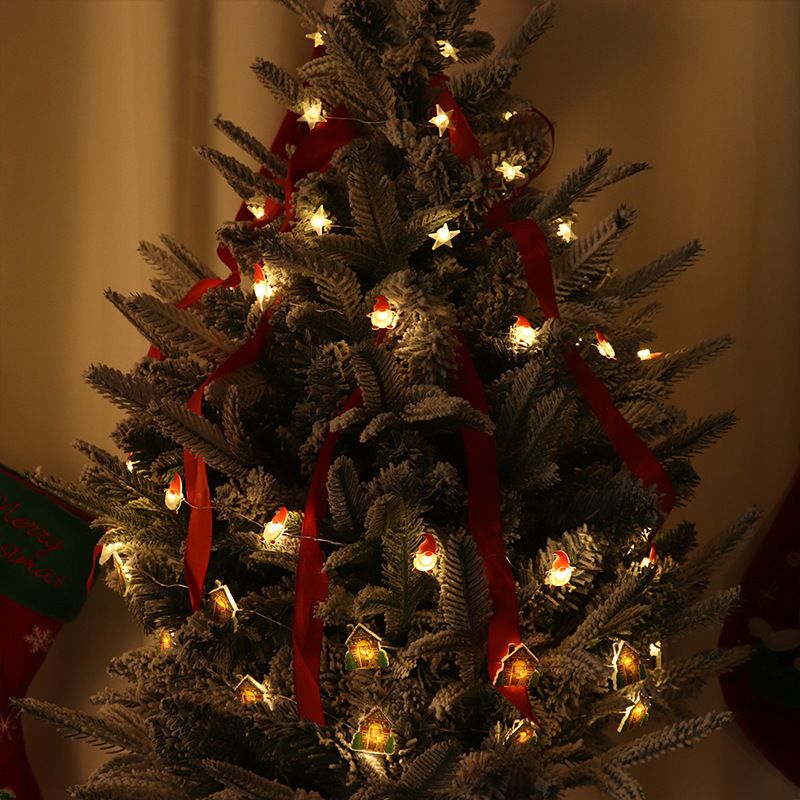 Lichterkette mit rotem Weihnachtsmann-Hut für drinnen und draußen_voghion.com