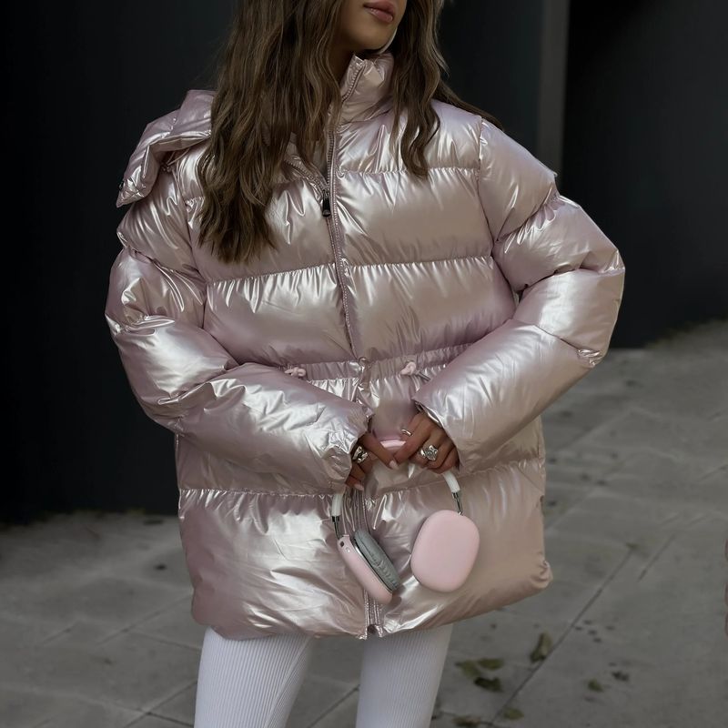Lasergeschnittene Steppjacke für Damen mit abnehmbarer Kapuze – glänzendes Metallic-Finish | Oberbekleidung für Winter und Herbst (Pink/Silber/Schwarz, S/M/L)_voghion.com