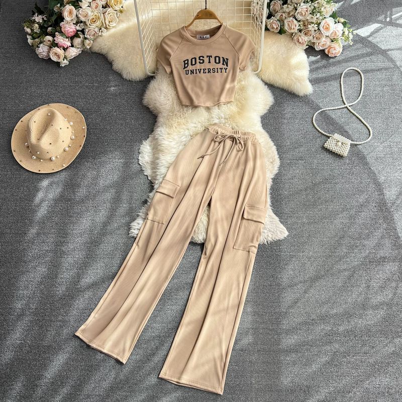 Mode-Set für Damen: Sexy Crop-Top mit T-Shirt mit Buchstaben-Print und hoch taillierter, figurformender Cargohose mit weitem Bein_voghion.com