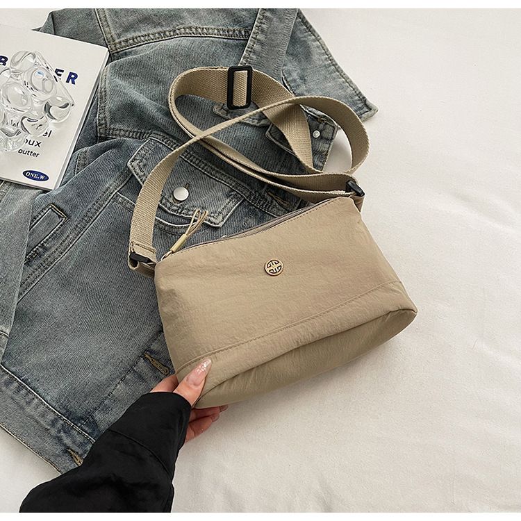 Nylon ultra avec compartiments multiples anti-éclaboussures, fabriqué à partir de matériaux simples et légers, grande capacité unique_voghion.com
