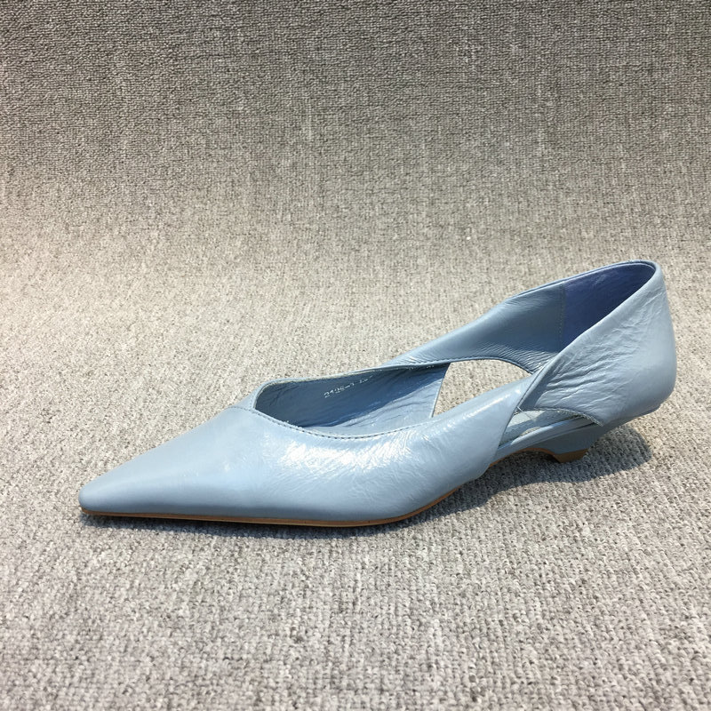 Scarpe singole con tacco basso comode e appuntite da donna, in pelle cerata e oliata, primavera e autunno 2023_voghion.com