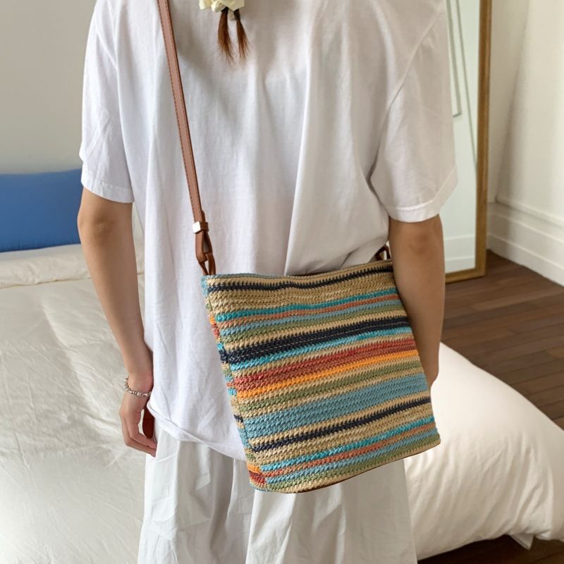 Autumn Winter Rainbow Striped Straw Underarm For Women 2025 New Niche Simple Casual Beach Shoulder Bucket Bag_voghion.com