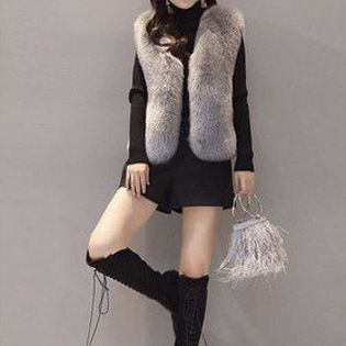 Gilet matelassé en fausse fourrure pour femme – Doudoune courte sans manches au toucher velours luxueux (S-2XL) – Vêtement d'extérieur gris élégant pour superposer les vêtements d'hiver_voghion.com