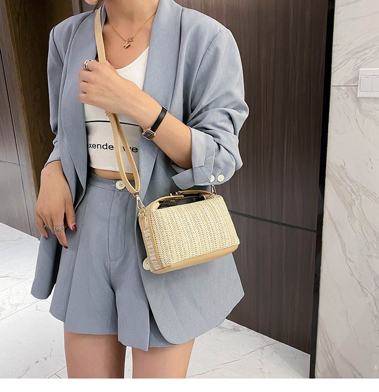2024 Nieuwe lente/zomer kleine tas voor dames Trendy Koreaanse editie Veelzijdige crossbody tas Eenvoudige en frisse handtas met één schouder van grasweefsel_voghion.com