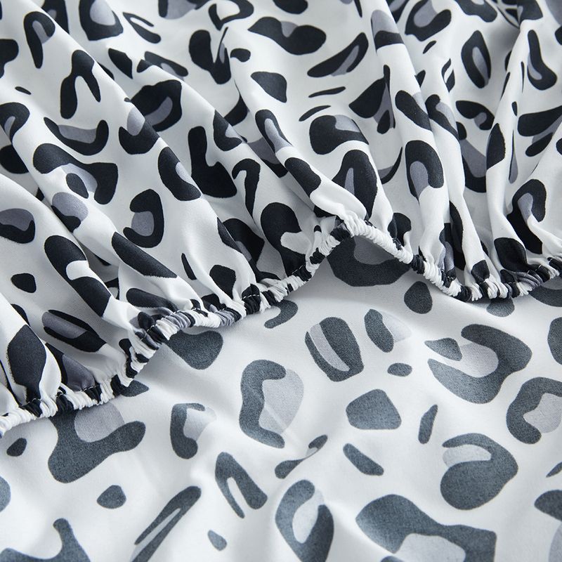 Lenzuolo con angoli con stampa leopardata bianca e grigia, in poliestere, delicato sulla pelle, con protezione per materasso_voghion.com