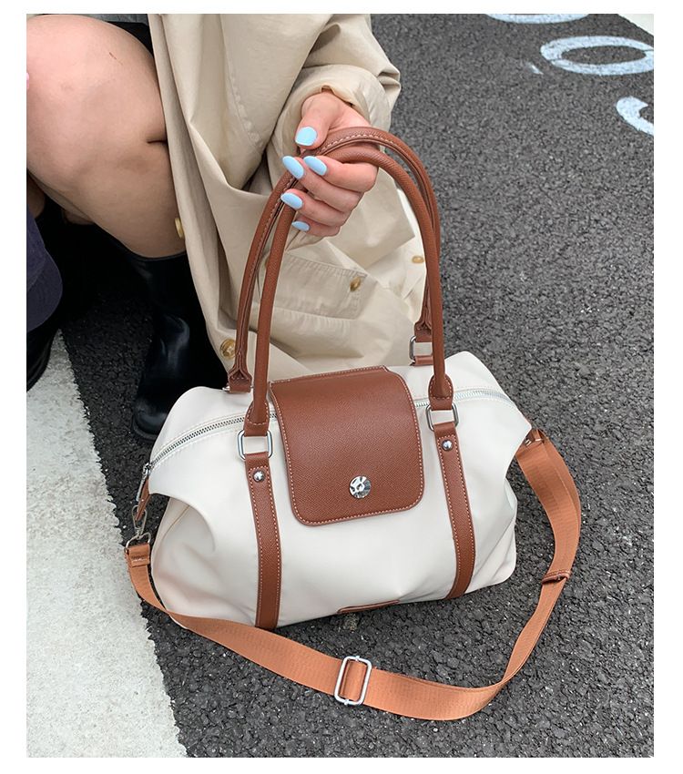 2025 Early Autumn Pillow Women Lightweight Travel Large Capacity Handbag Shoulder Crossbody Bag_voghion.com
