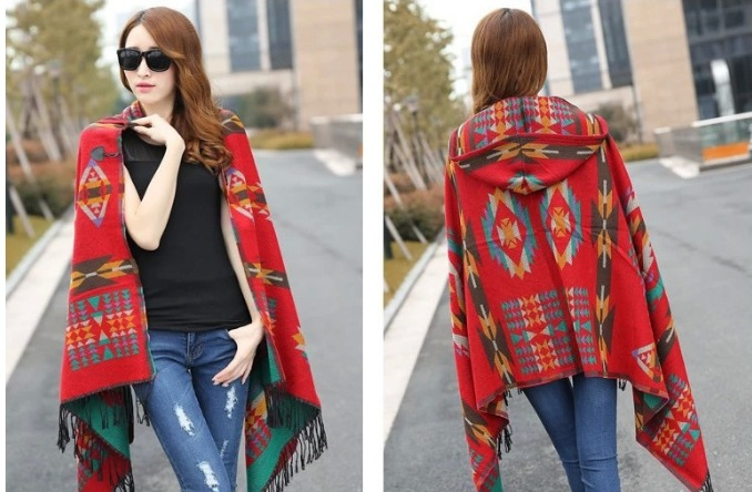 Autunno e inverno nuovo scialle mantello con cappuccio in stile etnico con bottoni in corno dello Yunnan Produttore di scialle con cappuccio in stile etnico boemo_voghion.com