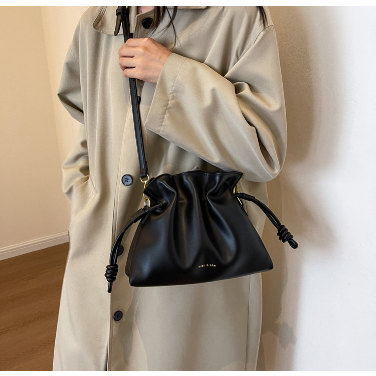 2023 New Hot Selling Premium Feel Bucket Bag Women's Large Capacity Commuter Bag Drawstring Shoulder Bag Underarm Bag_voghion.com