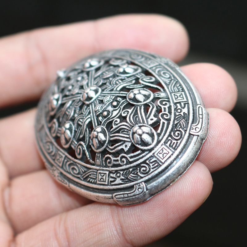 Women's Viking Compass Jewelry Old Fashioned Metal Brooch_voghion.com