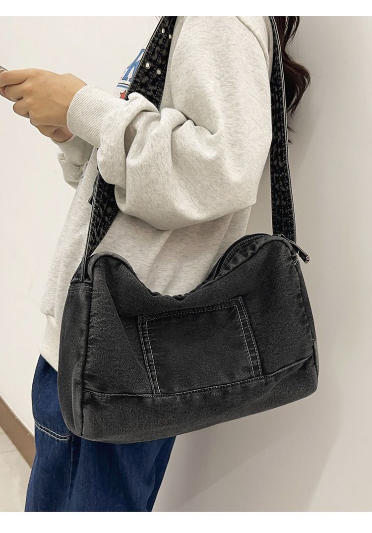 Sac fourre-tout en denim de grande capacité pour étudiants, sac de classe polyvalent et décontracté à une épaule, nouvelle collection printemps/été 2024_voghion.com