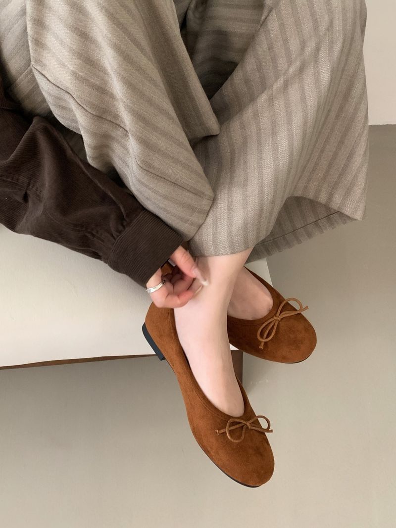 Płaskie buty damskie w stylu francuskim z kwadratowym noskiem, 2025, nowe, z kokardą z płytkiego materiału, aksamitne, pojedyncze, uniwersalne i wygodne, z nadrukiem w panterkę_voghion.com