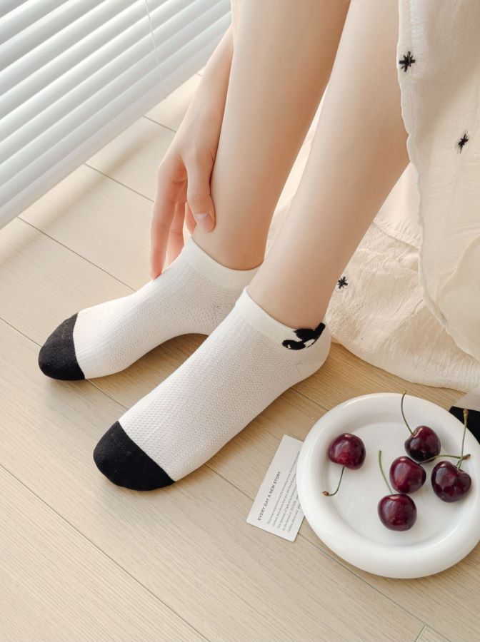Calzini corti sottili bianchi e neri con bolle più calzini estivi da donna in stile cardigan per la fragilità_voghion.com