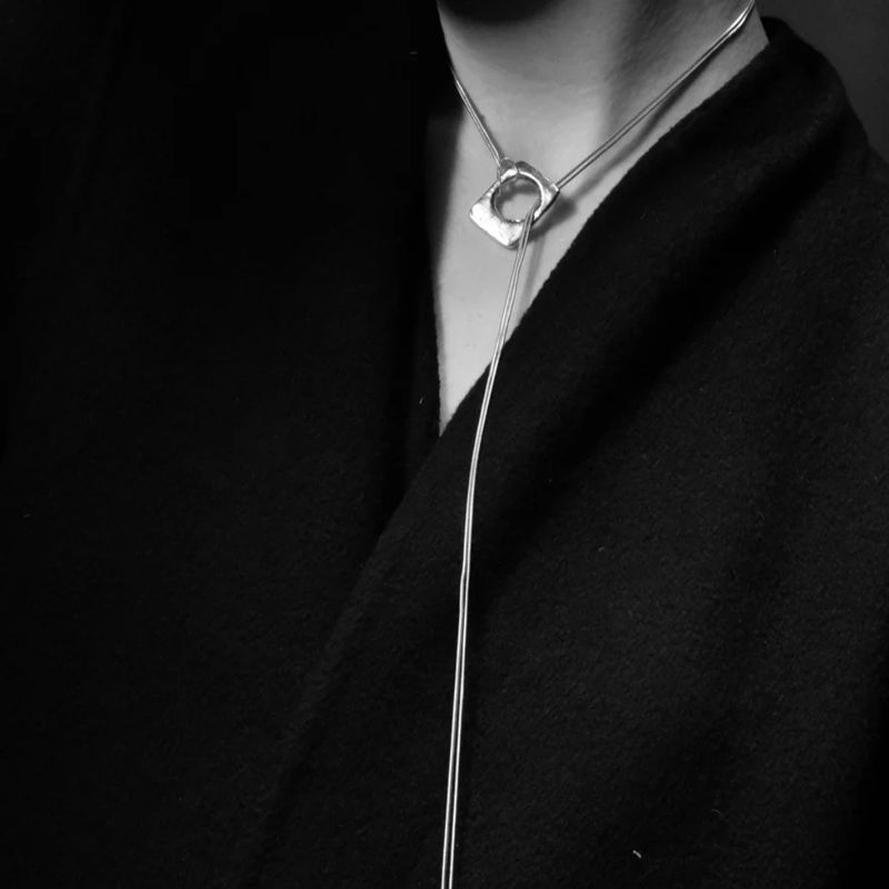 Adjustable Geometric Pendant Necklace For Women - Layered Statement Chain With Textured Detailing In Gold And Silver_voghion.com