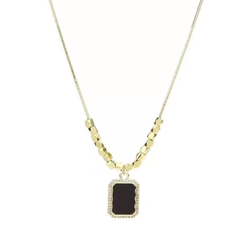 Collana geometrica per donna, leggera e lussuosa, di nicchia, lunga e squisita, con collo a maglione autunnale e invernale._voghion.com