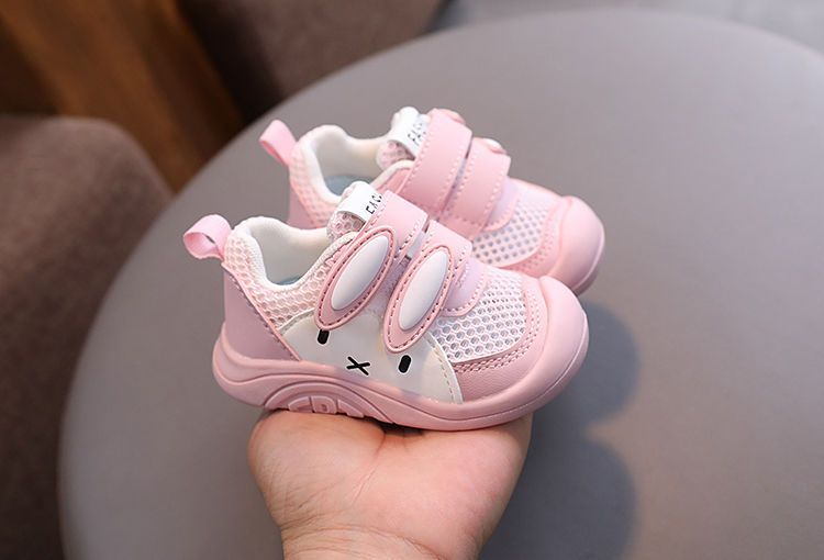2025 Step New Shoes Breathable Men's And Women's Soft Bottom Non Slip Mesh Surface Baby Summer Functional Sandals_voghion.com