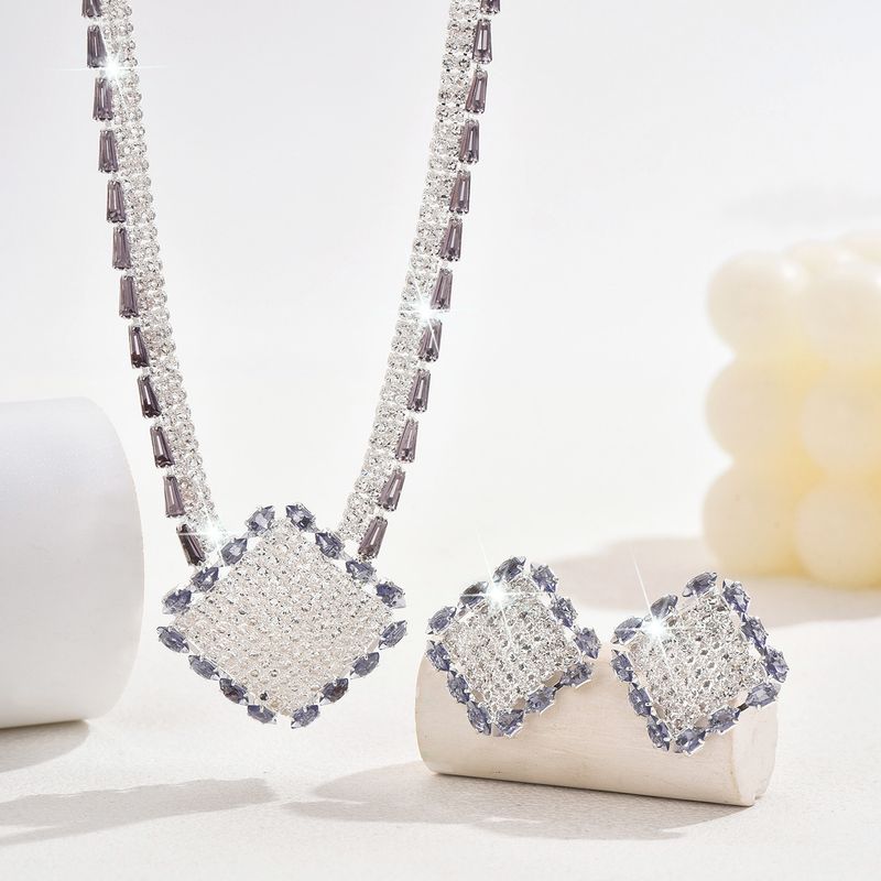 Set di gioielli da donna, set di gioielli alla moda, collana e orecchini di lusso con strass scintillanti, gioielli alla moda con nappe a forma di ventaglio per le donne_voghion.com