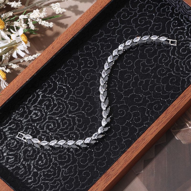 Bracciale tempestato di diamanti 2025 per donna, design di nicchia raffinato, leggero, versatile, di alta qualità, elegante_voghion.com