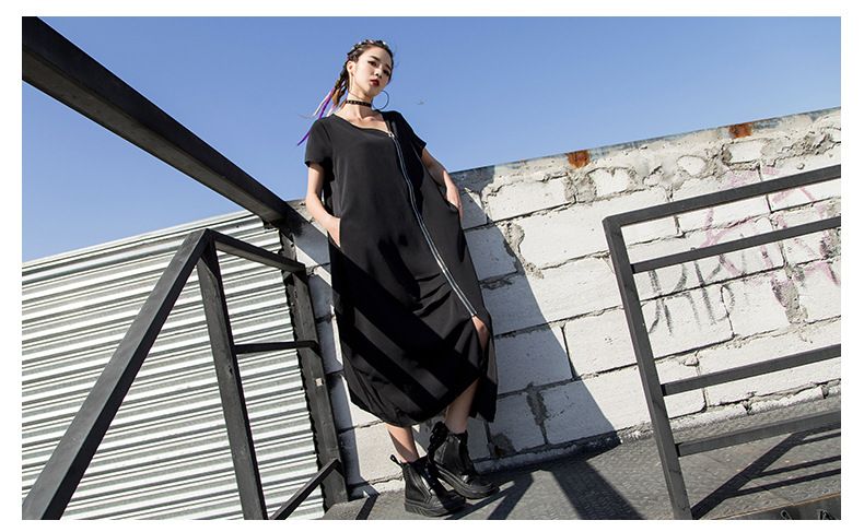2025 Sommer neuer Reißverschluss Kurzarm dunkel personalisierte große unregelmäßige lange Kleid BF-Stil Damenmode_voghion.com