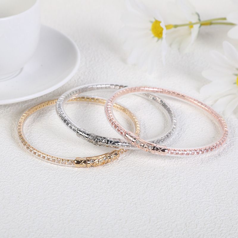 Braccialetto in silicone con connettore esagramma di diamanti intarsiati, nuovo e alla moda, per donna_voghion.com
