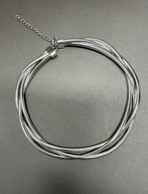 Collier minimaliste en os de serpent – Collier ras du cou élégant en métal superposé en forme de U pour femme, couleurs or/argent/mixtes_voghion.com