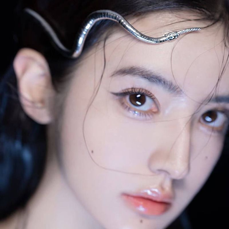 Collana girocollo da donna con design esagerato, a forma di serpente, stile casual, aperto, scuro e fresco, dalla personalità contorta_voghion.com