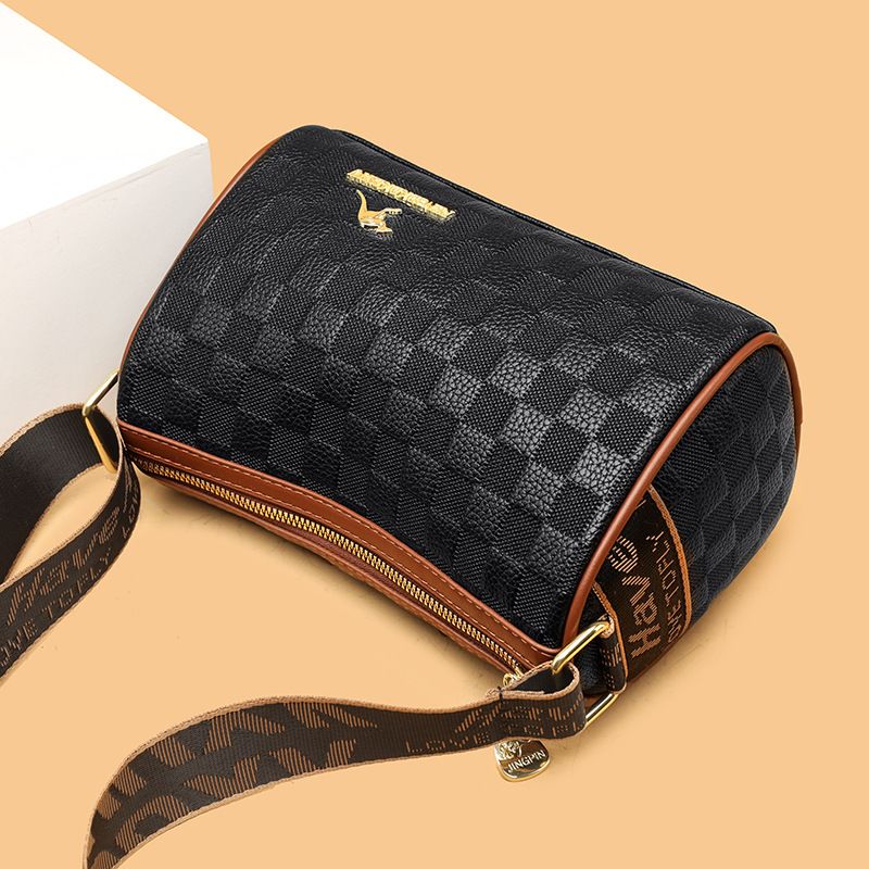 2024 New Women's Soft Leather Shoulder Fashion Wide Strap Plaid Embossed Practical Large Capacity Pillow Bag_voghion.com