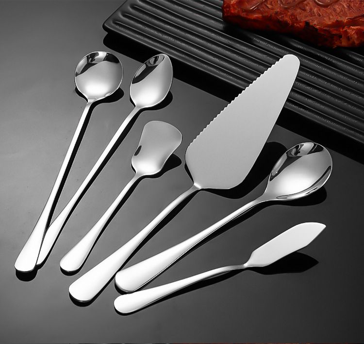 Ensemble de couverts en acier inoxydable 1010 de qualité supérieure : couteau, fourchette et cuillère à steak robustes pour un dîner digne d'un restaurant._voghion.com