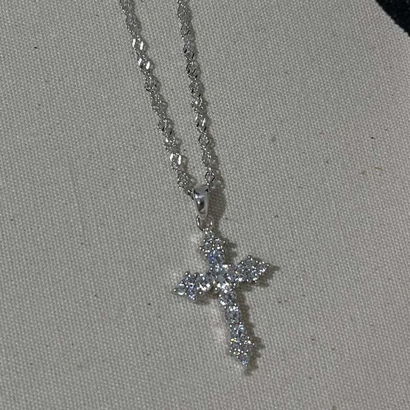 Light Luxury Zircon Cross Pendant Necklace For Women, Unique Design, Niche Style, Simple And Versatile, Elegant Choker_voghion.com