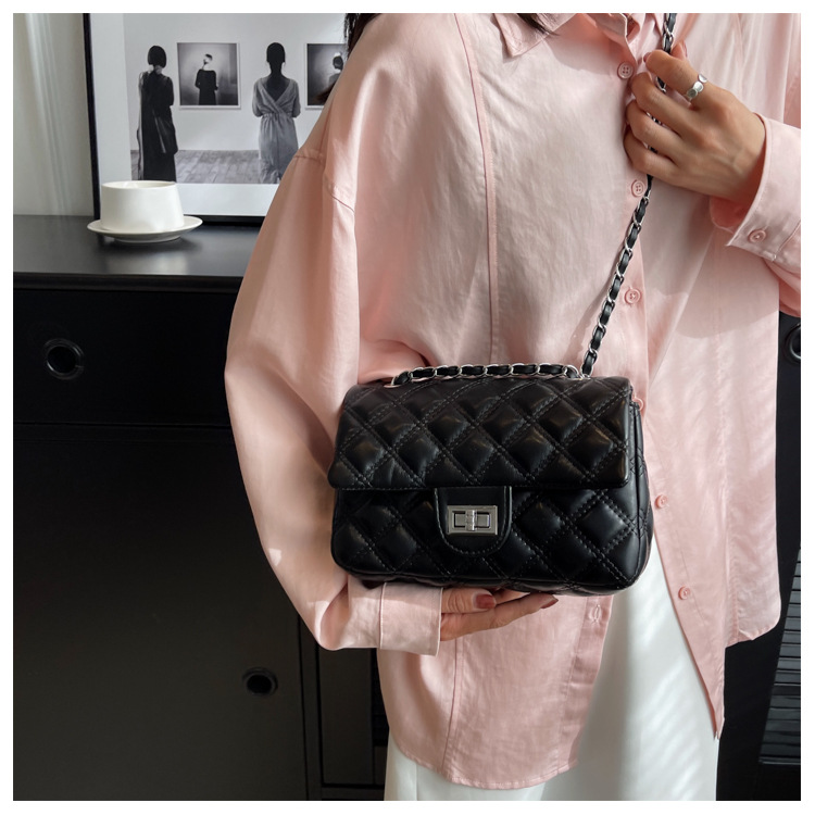 Borsa a catena Lingge Borsa da donna 2023 Primavera Nuova moda Semplice borsa a tracolla di fascia alta piccola borsa quadrata diagonale all-match_voghion.com