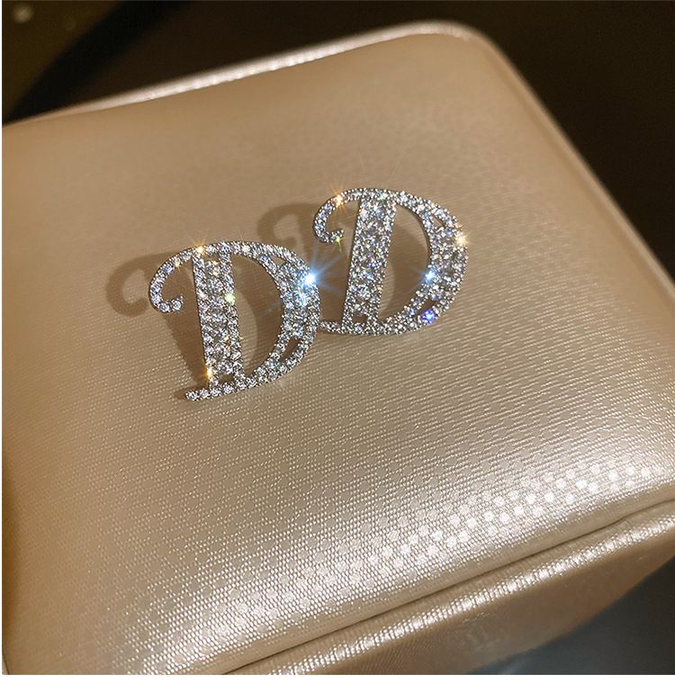 Damen-Accessoires, Diamant-Set, einfaches Temperament, Design, Sinn für Trend-Ohrringe_voghion.com