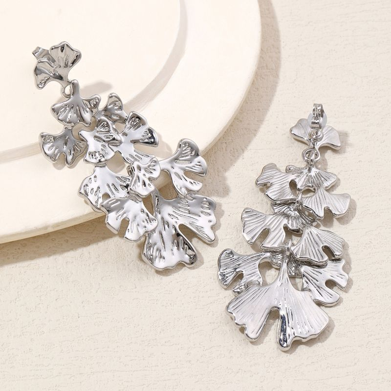 Nouvelles boucles d'oreilles longues en feuille de ginkgo pour femme, défilé de mode, mettant en valeur le tempérament, des modèles exquis et polyvalents, une oreille époustouflante_voghion.com