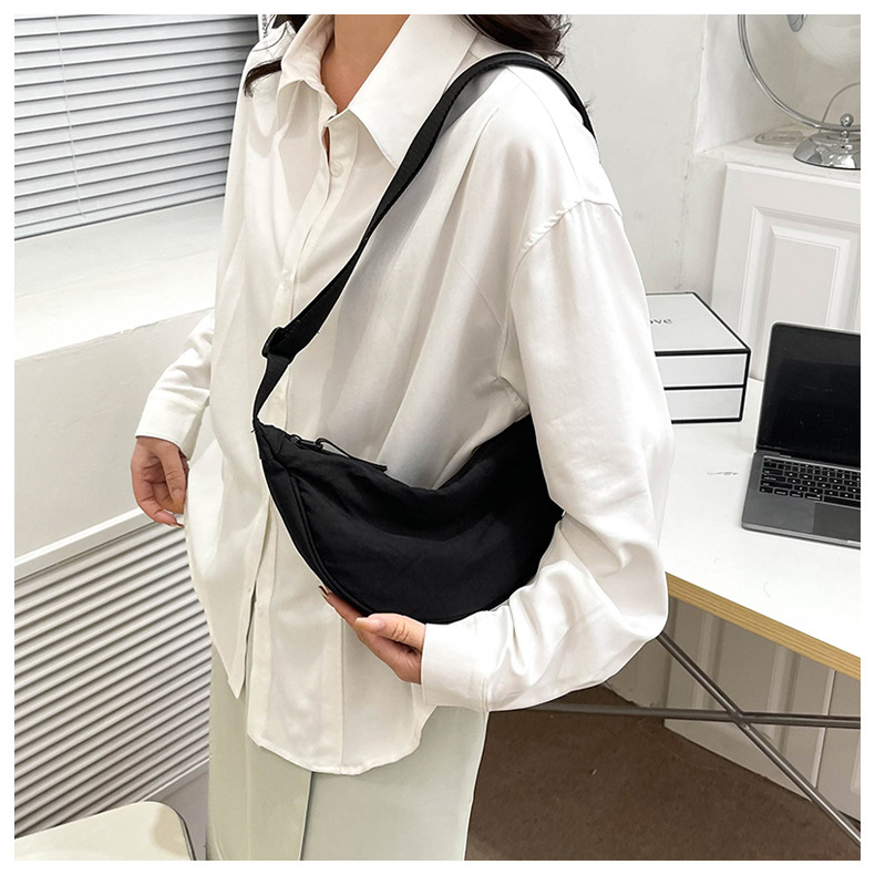 Single shoulder for women's summer crossbody underarm 2024 new crescent shaped b, versatile and fashionable dumpling_voghion.com