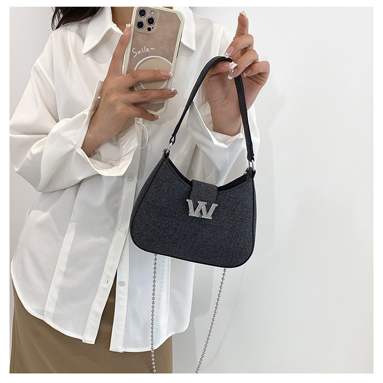 Factory Wholesale 2023 New Homeless Bag Women's Single Shoulder Messenger bag Crescent handbag rhinestone buckle armpit bag_voghion.com